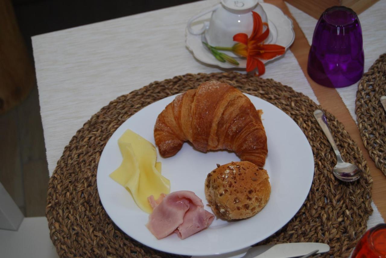 Domus Florio - Humanitas Rozzano Bed & Breakfast Pieve Emanuele Exterior photo